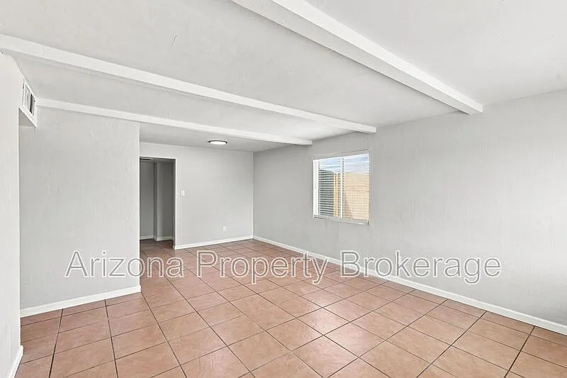 4 bed, 2.0 bath, 1177 sqft, $2,195 — Photo 4