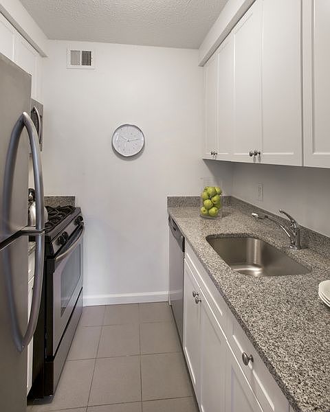 1st image of 101 W 90th St APT 9B