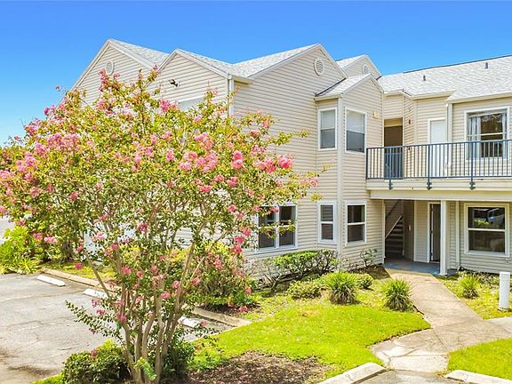 2nd image of 2504 WOODGATE BOULEVARD #203