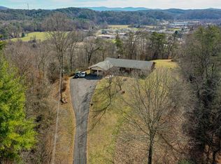 756 Cox Creek Rd, Ellijay, GA 30540