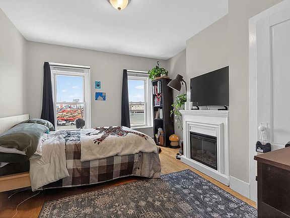3rd image of 528 Dorchester Ave #3