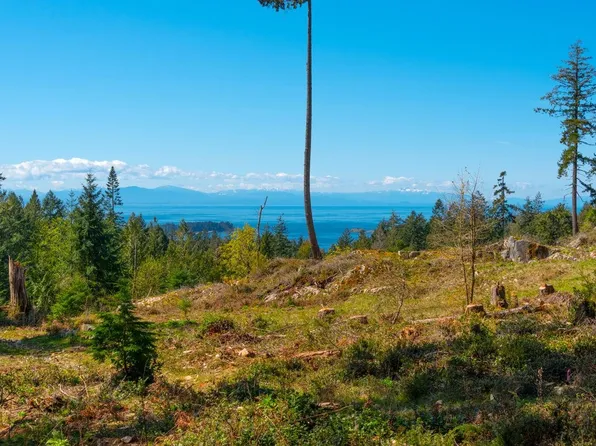 1 Innisfree Ln, Bowen Island, BC V0N 1G2