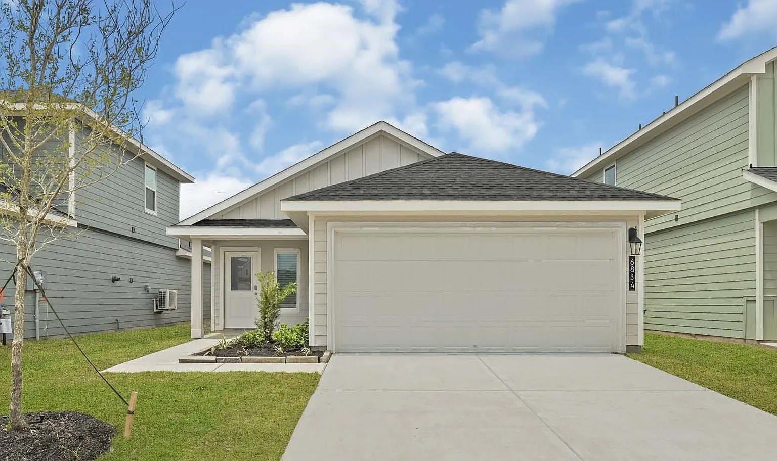 3 bed, 2.0 bath, 1288 sqft, $1,900 — Photo 2