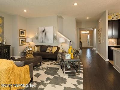 5th image of 63 Woodview Ct