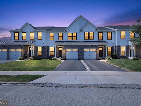3rd image of 8005 Milltown Cir