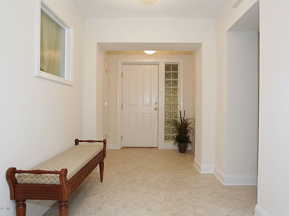 2nd image of 620 PALENCIA CLUB #202