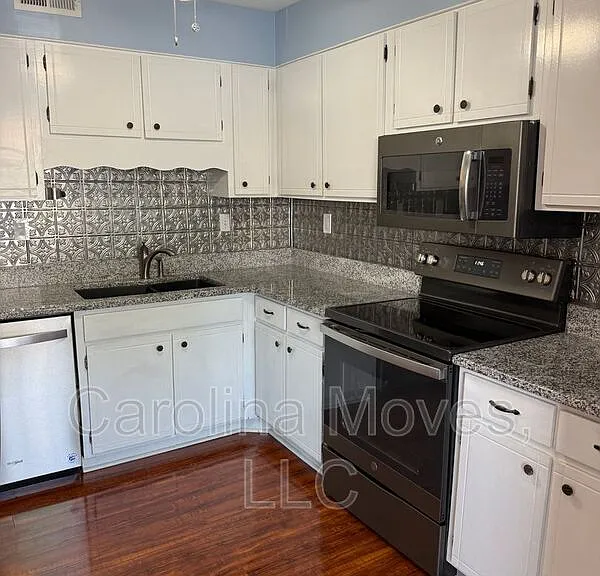 925 Cleveland St #231 — Photo 16