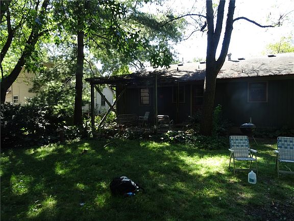 4th image of 405 1st Ave S