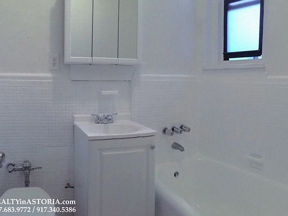 4th image of 3017 34th St APT 2D