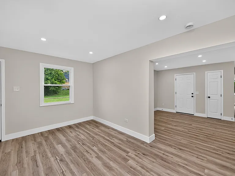 861 W Galbraith Rd — Photo 17