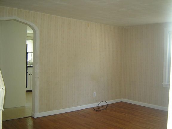 3rd image of 51 Ewing Dr