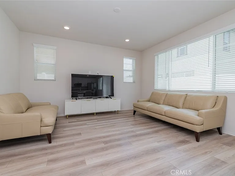 40277 Birchfield Dr — Photo 4