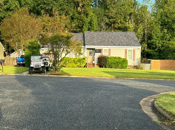 616 Appaloosa Trl, Chesapeake, VA 23323