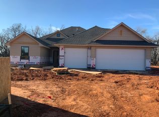 2309 Creekview Dr, Moore, OK 73160