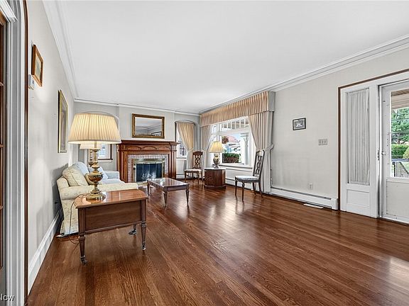5th image of 20877 Fairpark Dr