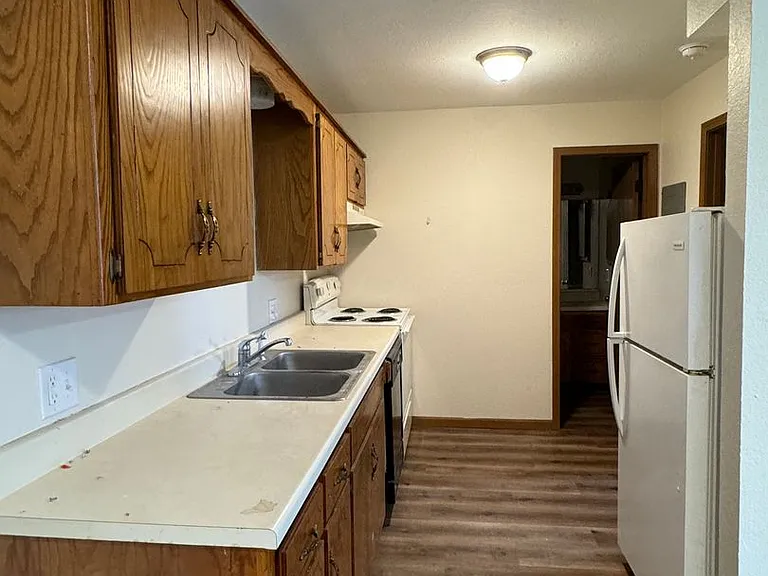 Kentwood Apartments — Photo 9