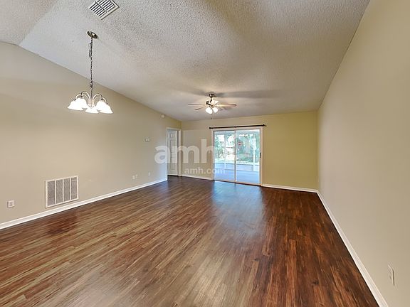 4th image of 734 Satin Leaf Cir