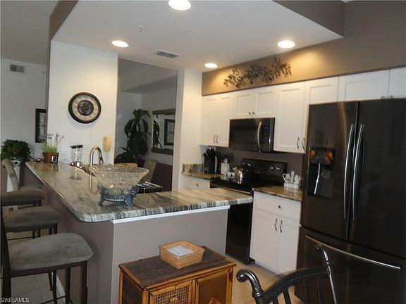 5th image of 7525 Stoneybrook Dr APT 917