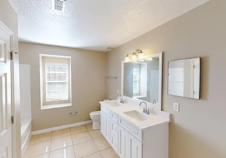 2nd bathroom