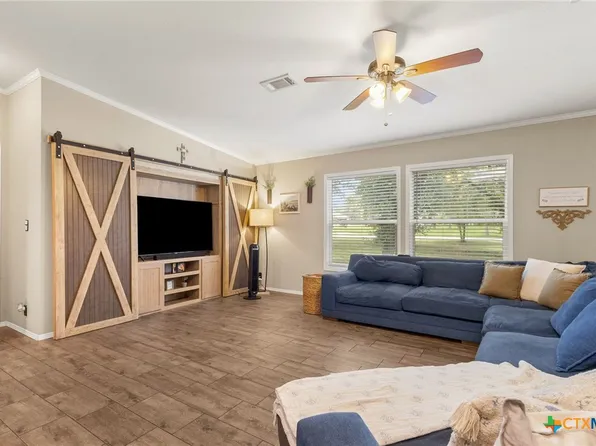 159 High Sierra Dr, Seguin, TX 78155