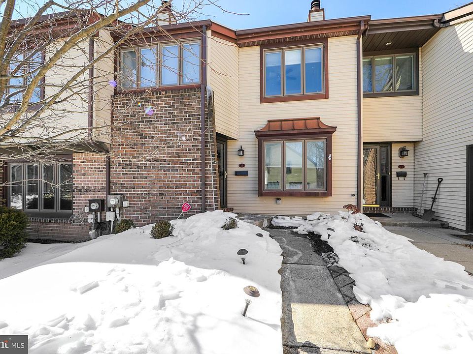 1st image of 17 Essex Pl