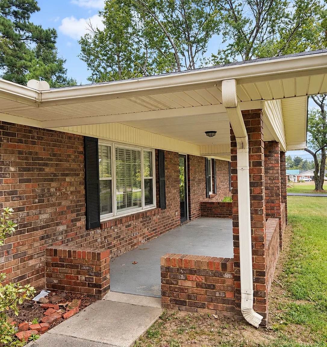 3 bed, 1859 sqft, $2,500 — Photo 2