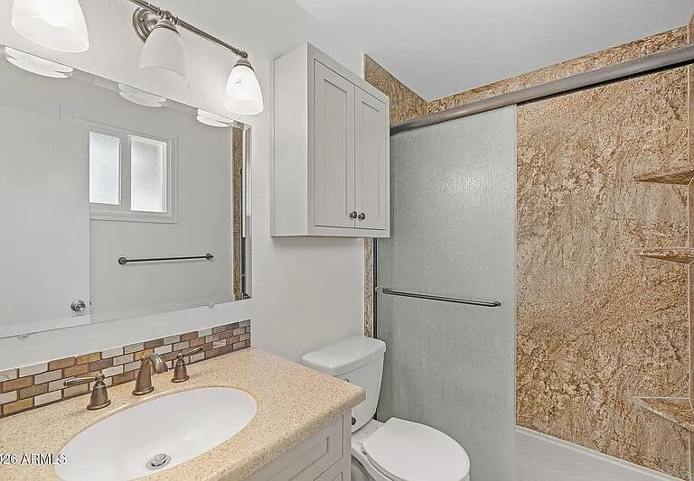 2137 E Apollo Ave — Photo 19