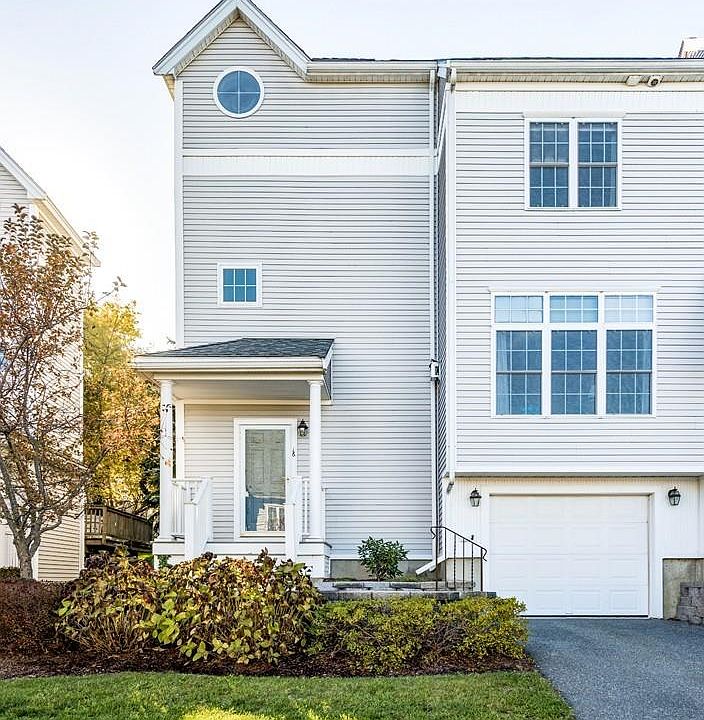 1st image of 16 New Mill Pl #8