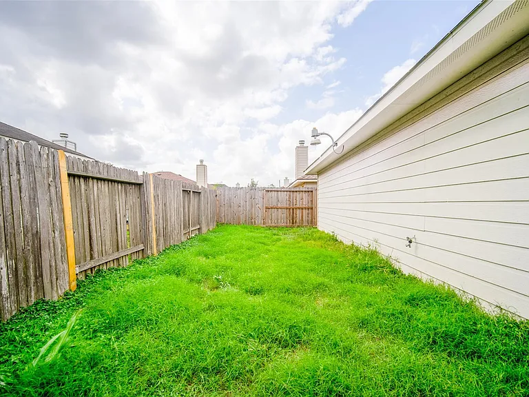 17219 Lilac Vale Ct — Photo 30