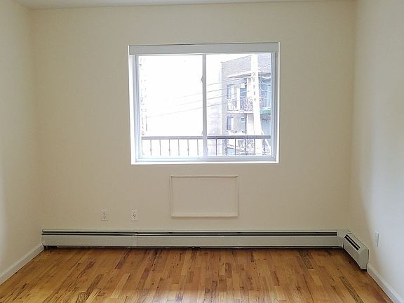 5th image of 2534 27th St APT 2A