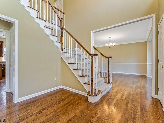5th image of 36 Grove Farm Rd