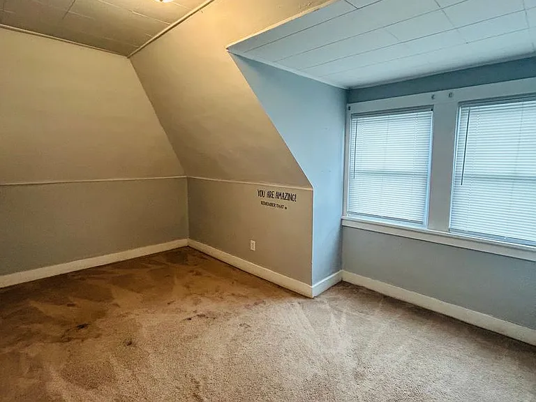 439 College Ave — Photo 7