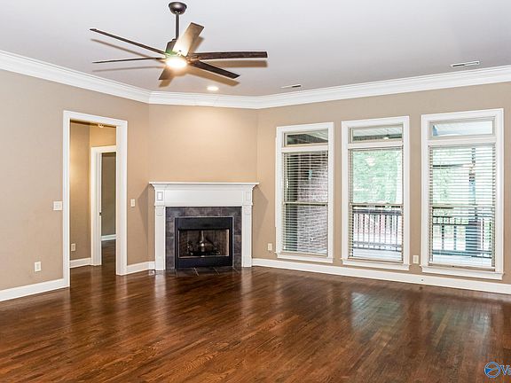 3rd image of 5 Bluff View Dr