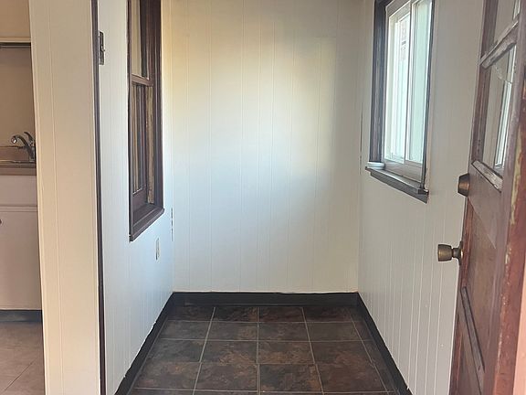 5th image of 3200 Rothpletz St