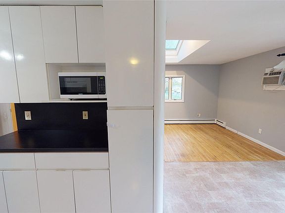 4th image of 462 Adirondack Dr