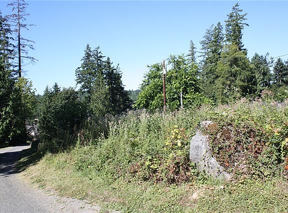 5th image of 2532 Gravelly Beach Loop NW