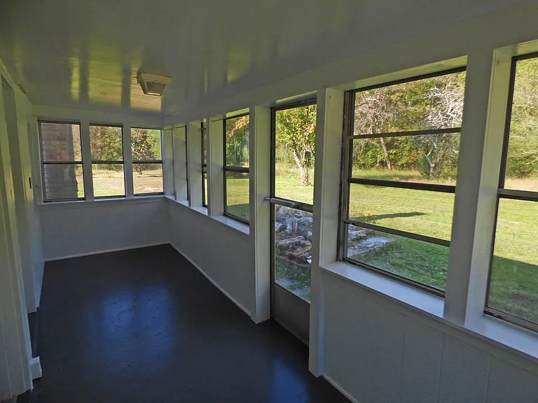 4555 Green Creek Rd — Photo 7
