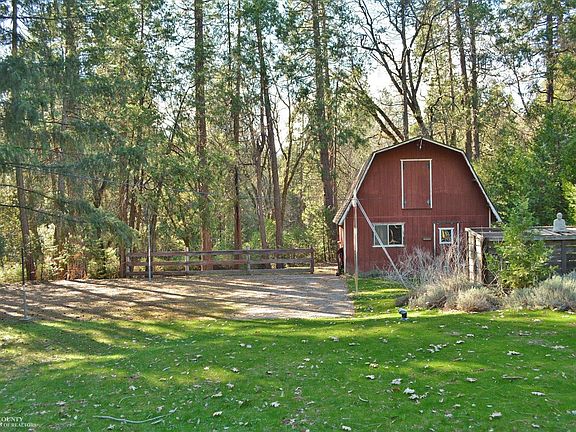 3rd image of 14090 Highland Dr