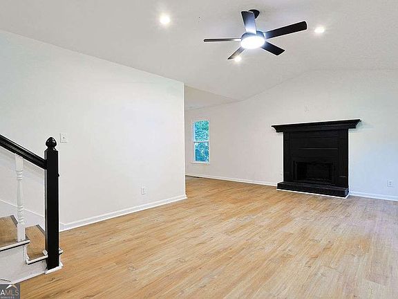 4th image of 263 Sumer Ln N