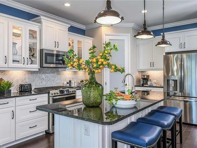 2373 Ariane DR, Naples, FL, 34112