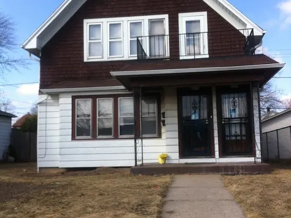 4715 N 28th St, Milwaukee, WI 53209