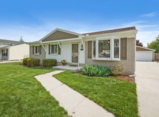 32636 Birchill Ct, Chesterfield, MI 48047