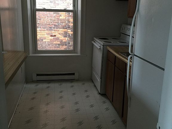 5th image of 20 W Franklin St APT 8