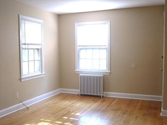 4th image of 8401 Greenwood Ave APT 3