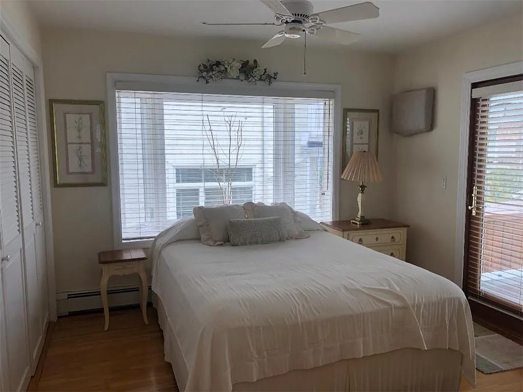 2 bed, 1.0 bath, 900 sqft, $3,600 — Photo 1