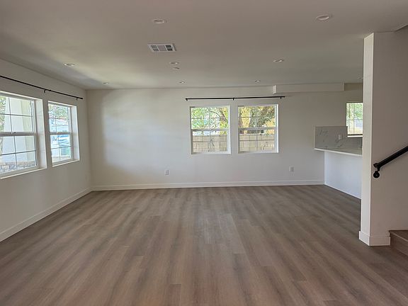 5th image of 132 W Center St