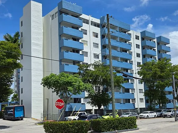 5050 NW 7th St APT 709, Miami, FL 33126