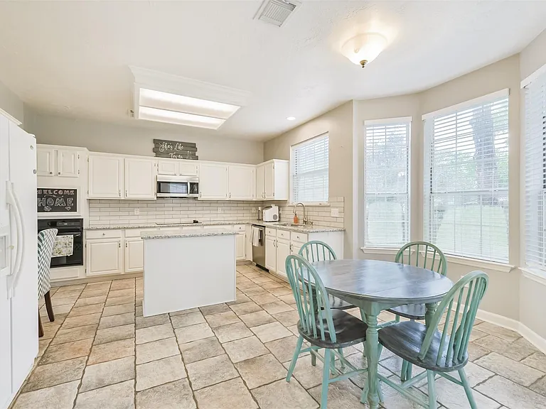 20422 Maple Meadows Ct — Photo 13