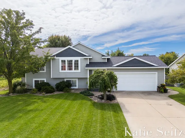 7540 Katie Ln, Hudsonville, MI 49426