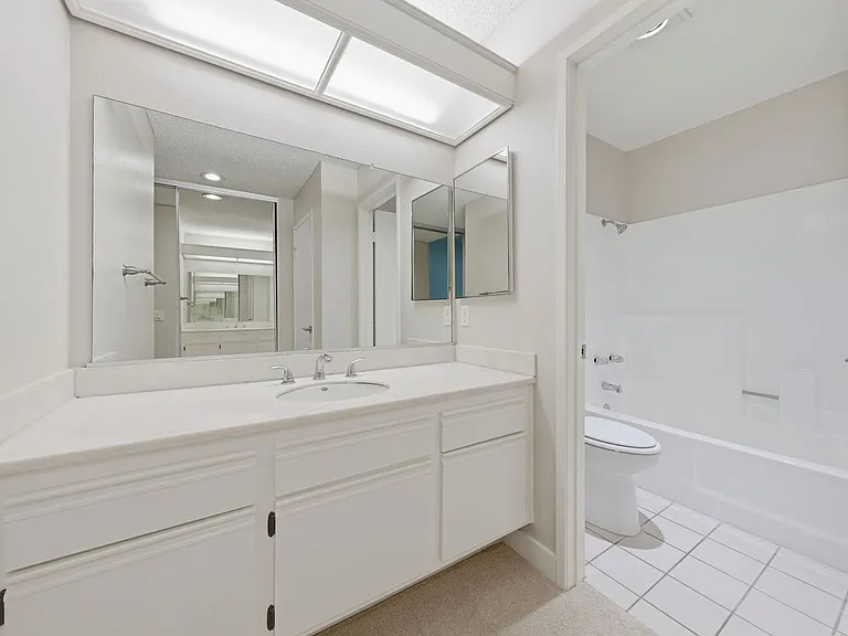 363 Stanford Ct — Photo 11